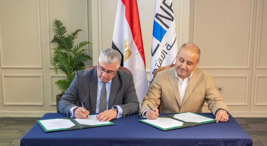 fb_img_17502406525236949562991316835718-1024x561 باستثمارات 20 مليون دولار تعادل مليار جنيه..📌رئيس اقتصادية قناة السويس يوقع عقد مشروع شركة "أورسا- UR-SA" التركية للمنسوجات الصناعية والتغليف البلاستيكي بالقنطرة غرب