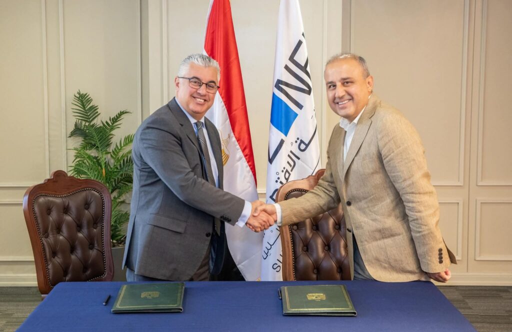 fb_img_17502406576737354013754285585982-1024x664 باستثمارات 20 مليون دولار تعادل مليار جنيه..📌رئيس اقتصادية قناة السويس يوقع عقد مشروع شركة "أورسا- UR-SA" التركية للمنسوجات الصناعية والتغليف البلاستيكي بالقنطرة غرب