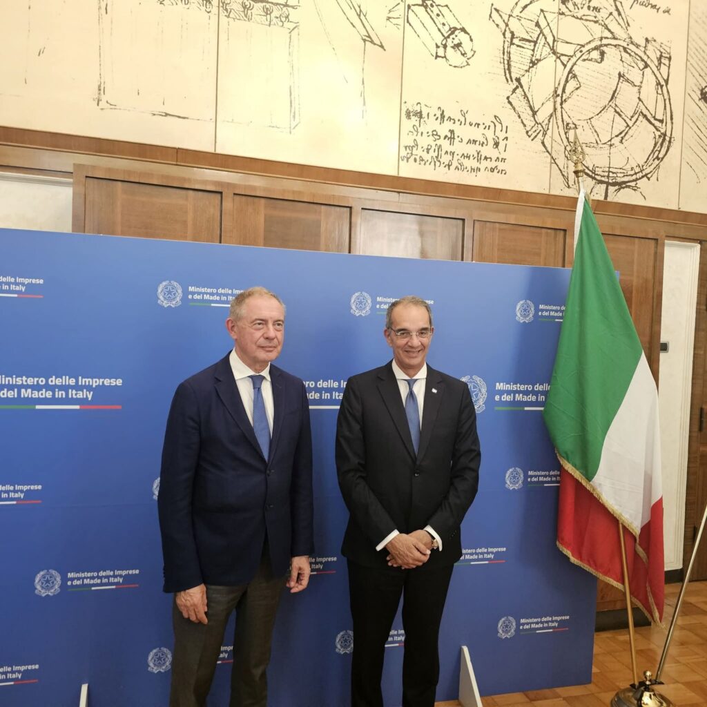 fb_img_17504093703592456281159671110174-1024x1024 خلال زيارته لروما..• وزير الاتصالات يبحث مع وزير الأعمال والصناعة الإيطالي تعزيز التعاون في مجال الذكاء الاصطناعي • اللقاء شهد استعراض أبرز التطورات فى مجال تطبيقات الذكاء الاصطناعى فى كل من مصر وإيطاليا