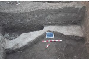 fb_img_17505092442537380722541830226963-300x200 اكتشاف أثري جديد بتل الفرعون بمحافظة الشرقية📌 العثور على أطلال مدينة "إيمت" وبقايا مبانٍي سكنية لبيوت برجية ومباني لتخزين الحبوب وإيواء الحيوانات من أوائل أو منتصف القرن الرابع قبل الميلاد