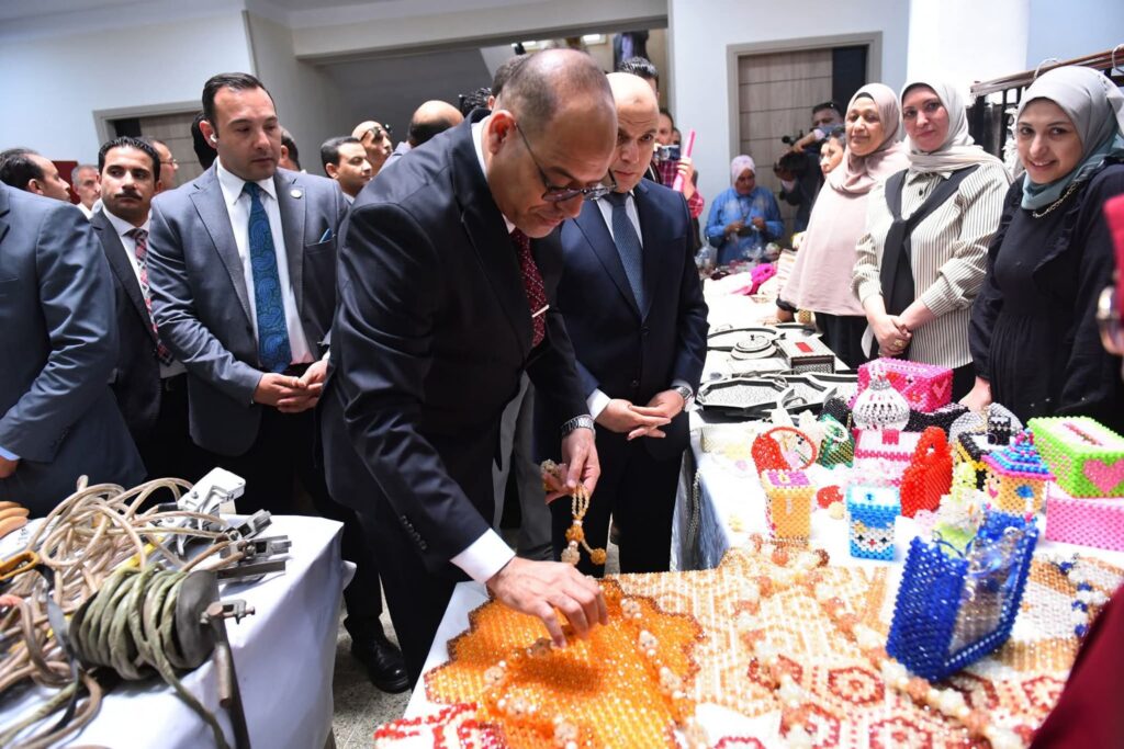 fb_img_17505095386158672825133397374488-1024x683 في ختام جولة وزير العمل بمحافظة كفر الشيخ .. - أولًا: تنظيم برامج ودورات لتعليم ممرضات المحافظة اللغة الألمانية بالمجان..بالتنسيق مع "المحافظ"..