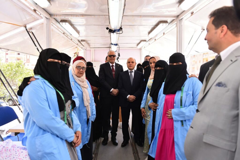 fb_img_17505095501678650254865152101646-1024x683 في ختام جولة وزير العمل بمحافظة كفر الشيخ .. - أولًا: تنظيم برامج ودورات لتعليم ممرضات المحافظة اللغة الألمانية بالمجان..بالتنسيق مع "المحافظ"..