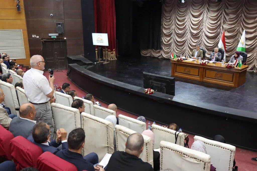 fb_img_1750582318241516559529036442185-1024x682 نائب رئيس مجلس الوزراء للتنمية الصناعية وزير الصناعة والنقل يبحث مع محافظ الجيزة ومستثمري المنطقة أبرز المشكلات والتحديات بالمنطقة وسبل حلها