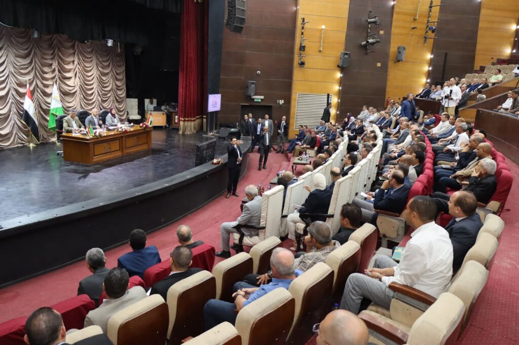 fb_img_17505823203284401401814816732506-1024x682 نائب رئيس مجلس الوزراء للتنمية الصناعية وزير الصناعة والنقل يبحث مع محافظ الجيزة ومستثمري المنطقة أبرز المشكلات والتحديات بالمنطقة وسبل حلها