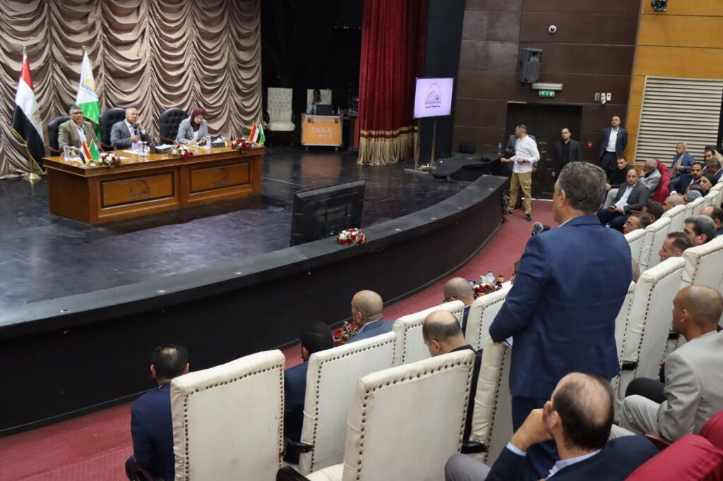 fb_img_17505823223044153165391694875050-1024x682 نائب رئيس مجلس الوزراء للتنمية الصناعية وزير الصناعة والنقل يبحث مع محافظ الجيزة ومستثمري المنطقة أبرز المشكلات والتحديات بالمنطقة وسبل حلها