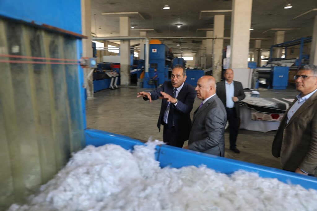 fb_img_17505823312419199542515821071492-1024x682 نائب رئيس مجلس الوزراء للتنمية الصناعية وزير الصناعة والنقل يبحث مع محافظ الجيزة ومستثمري المنطقة أبرز المشكلات والتحديات بالمنطقة وسبل حلها