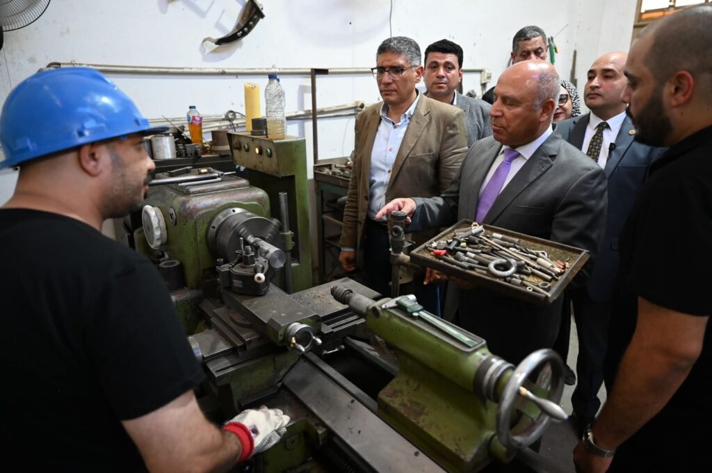 fb_img_17505823340188017658603200985157-1024x681 نائب رئيس مجلس الوزراء للتنمية الصناعية وزير الصناعة والنقل يبحث مع محافظ الجيزة ومستثمري المنطقة أبرز المشكلات والتحديات بالمنطقة وسبل حلها