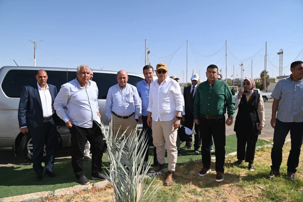 fb_img_17505827723763968238378528191838-1024x681 وزيرا الري والزراعة يتفقدان المعمل المركزي للمياه الجوفية ومركز التنمية المستدامة لموارد الوادي الجديد بمركز بحوث الصحراء وأكبر مزرعة لإنتاج التمور في العالم
