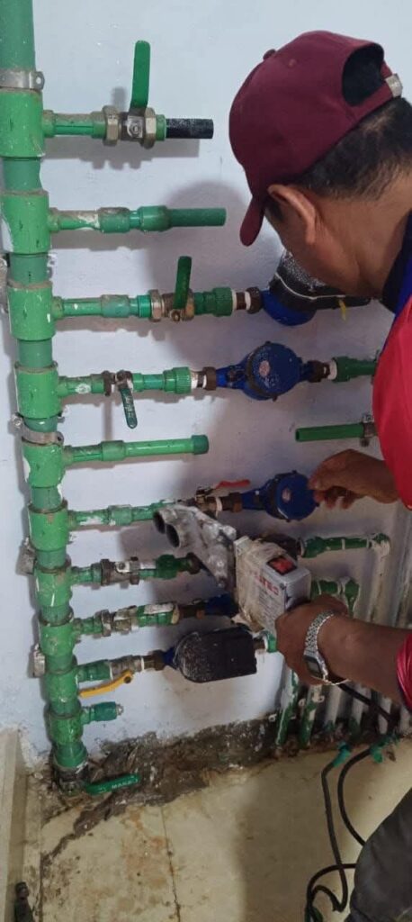 fb_img_17505834055427662913109074839801-458x1024 تنفيذًا لتوجيهات وزير الإسكان:حملات على وصلات المياه الخلسة بمدينتي دمياط الجديدة والسادات وخطة للترشيد بالسويس الجديدة