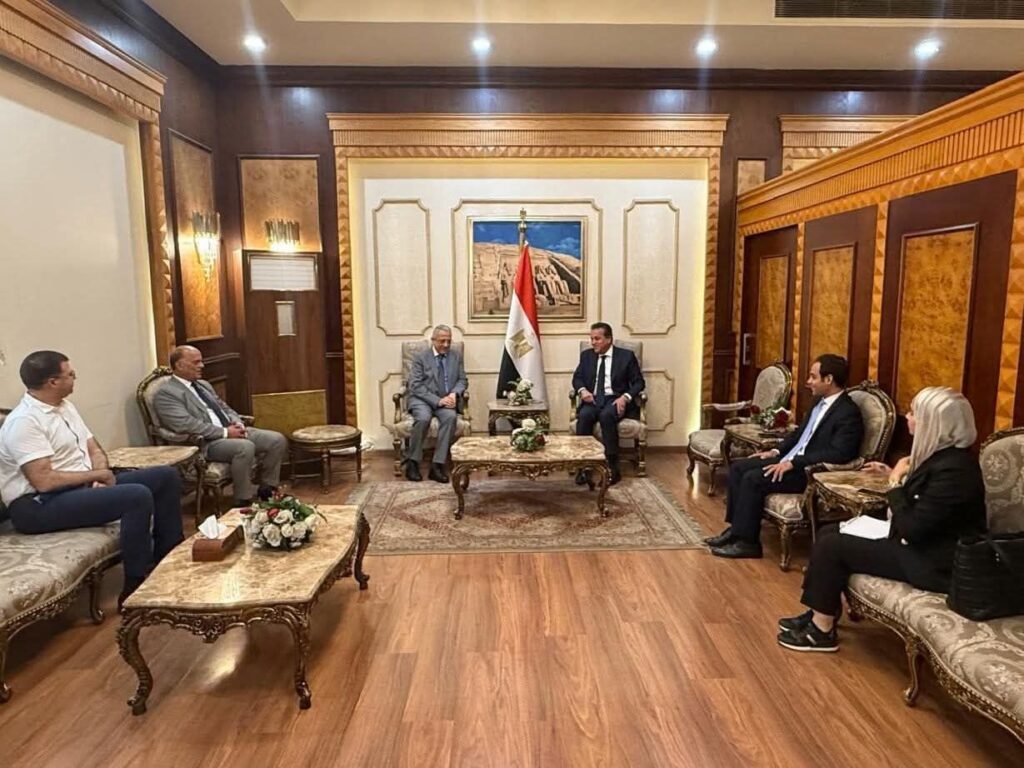 fb_img_17506176940928221520722007402317-1024x768 الدكتور خالد عبدالغفار يستقبل وزير الصحة التونسي بمطار القاهرة الدولي