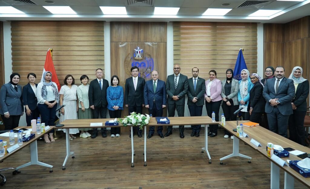 fb_img_17506662407467693120789784495067-1024x626 رئيس هيئة الدواء يستقبل رئيس منظمة فريق عمل المواءمة العالمية GHWP وعدد من قادة المنظمة لبحث تعزيز سبل التعاون في تطوير تنظيم وصناعة المستلزمات الطبية على المستوى العالمي