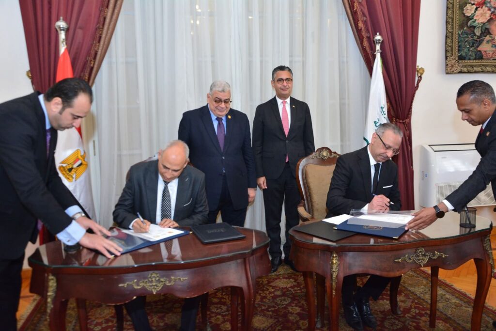 fb_img_17506664350935494578630928653447-1024x683 وزير التموين يشهد توقيع بروتوكول تعاون بين جهاز تنمية التجارة الداخلية ومجلس الدولة لإتاحة الاستعلام عن السجلات التجارية