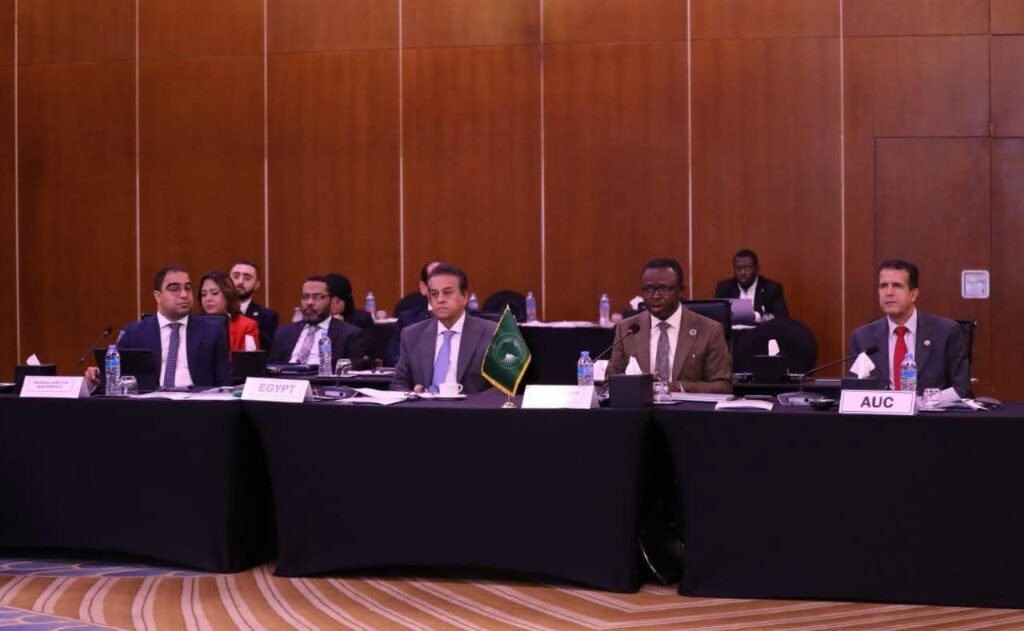 fb_img_17506903897499190411279390716849-1024x631 وزير الصحة والسكان يفتتح اجتماع اللجنة التوجيهية الإقليمية ReSCO▪︎"عبدالغفار" يؤكد دعم مصر للتكامل الصحي القاري وتعزيز الإنتاج المحلي لتحقيق السيادة الصحية في أفريقيا