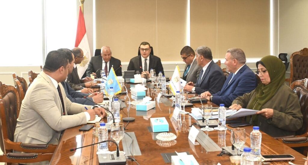 fb_img_17507602248153605053675550821059-1024x549 وزير الإسكان ومحافظ الوادي الجديد يبحثان عددًا من ملفات التعاون المشترك المتعلقة بمياه الشرب والصرف الصحي