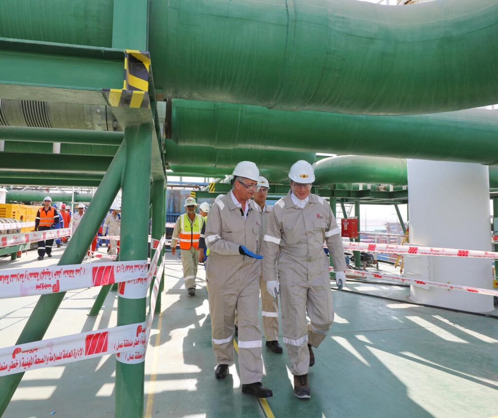 fb_img_17508339586978182993975157133410-1024x859 ❇️ *المهندس كريم بدوى وزير البترول والثروة المعدنية خلال تفقده المراحل النهائية لاعمال تجهيزات سفينة التغييز "Energos Eskimo"* :