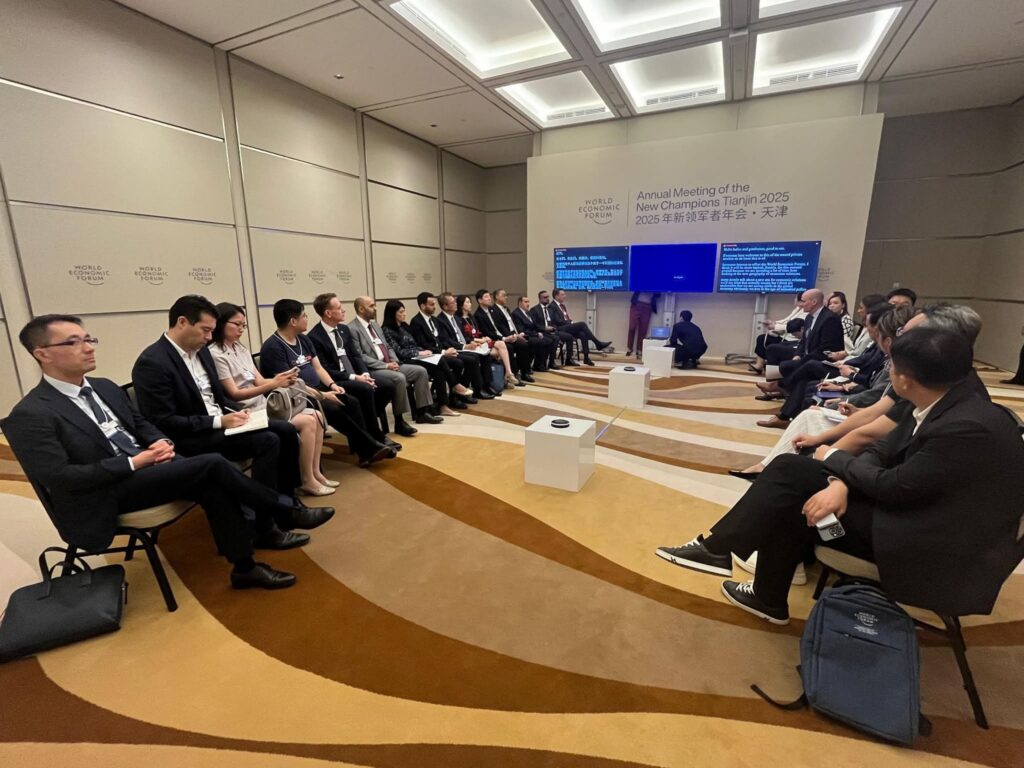 fb_img_1750834481880911259894317579028-1024x768 وزيرة التخطيط والتنمية الاقتصادية والتعاون الدولي تلتقي ممثلي مجتمع الأعمال الصيني والمستثمرين خلال فعاليات المنتدى الاقتصادي العالمي بمدينة «تيانجين»