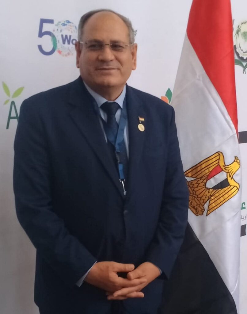 fb_img_17508346220421829869010793553189-806x1024 وزير الزراعة يعلن تجديد اعتماد "المركزي لمتبقيات المبيدات" لتحليل الصادرات الزراعية المصرية إلى إندونيسيا