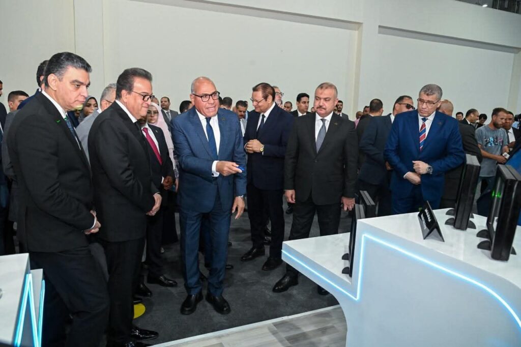 fb_img_17508361727982323518978489645349-1024x682 نائب رئيس الوزراء وزير الصحة والسكان يشهد توقيع عقدالشراكة بين الهيئة العربية للتصنيع وشركة XGY للأجهزة الطبية لتأسيس الشركة العربية - الصينية للصناعات الطبية