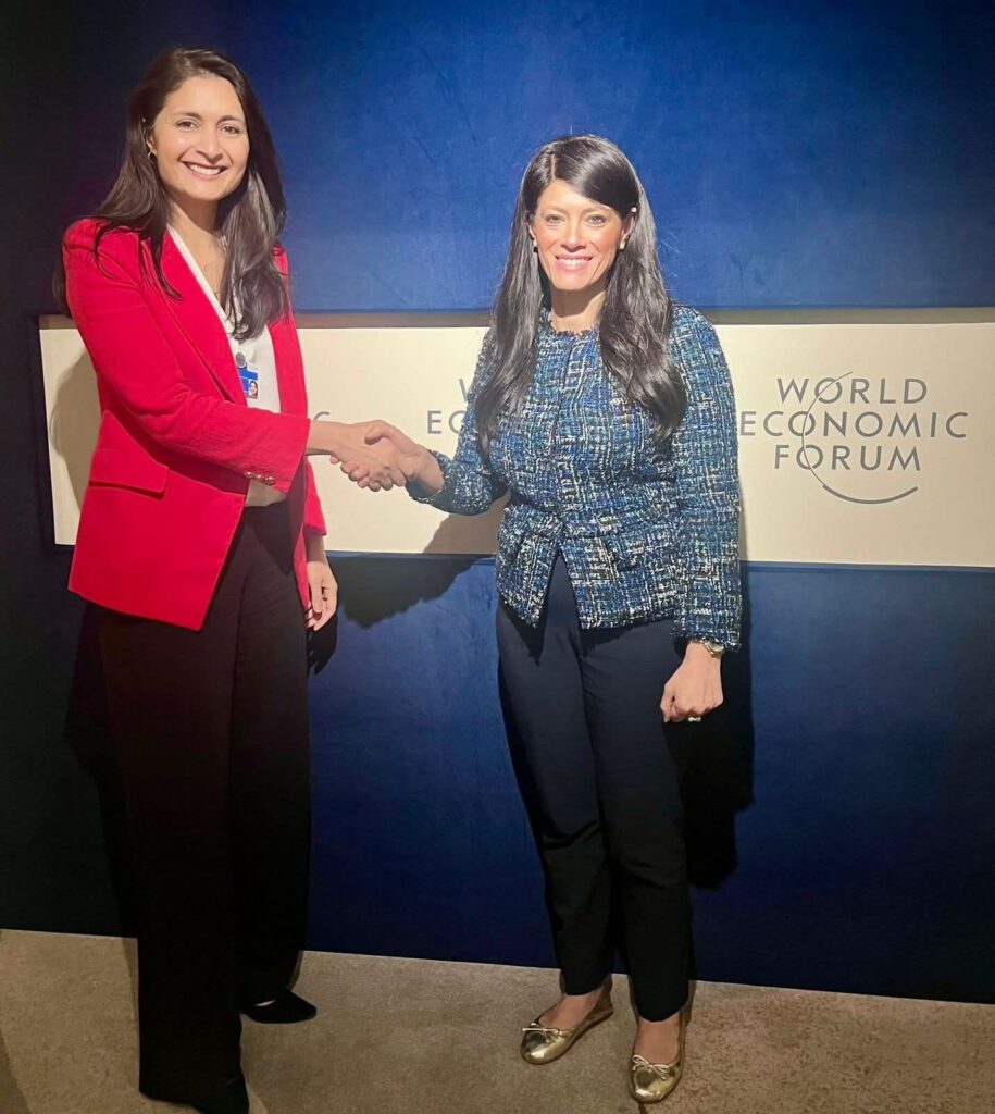 fb_img_17508409895782223355063667164252-915x1024 وزيرة التخطيط والتنمية الاقتصادية والتعاون الدولي تعقد اجتماعين مع العضو المنتدب للمنتدى الاقتصادي العالمي ورئيس شركة “أكوا باور” لمناقشة أوجه التعاون المُشترك