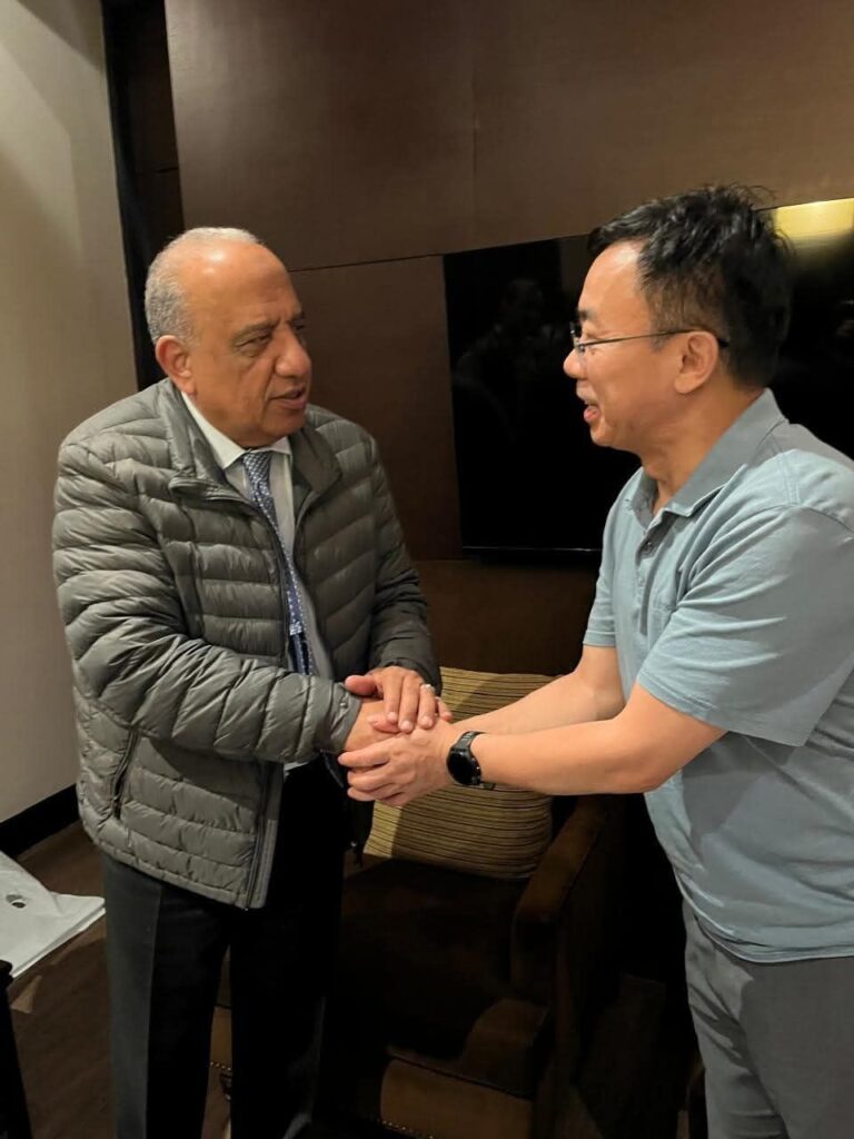 fb_img_17509223727697857832355339630074-768x1024 عقب وصوله إلى الصين للمشاركة في مؤتمر شنغهاي للطاقات المتجددة وحلول الطاقة النظيفة