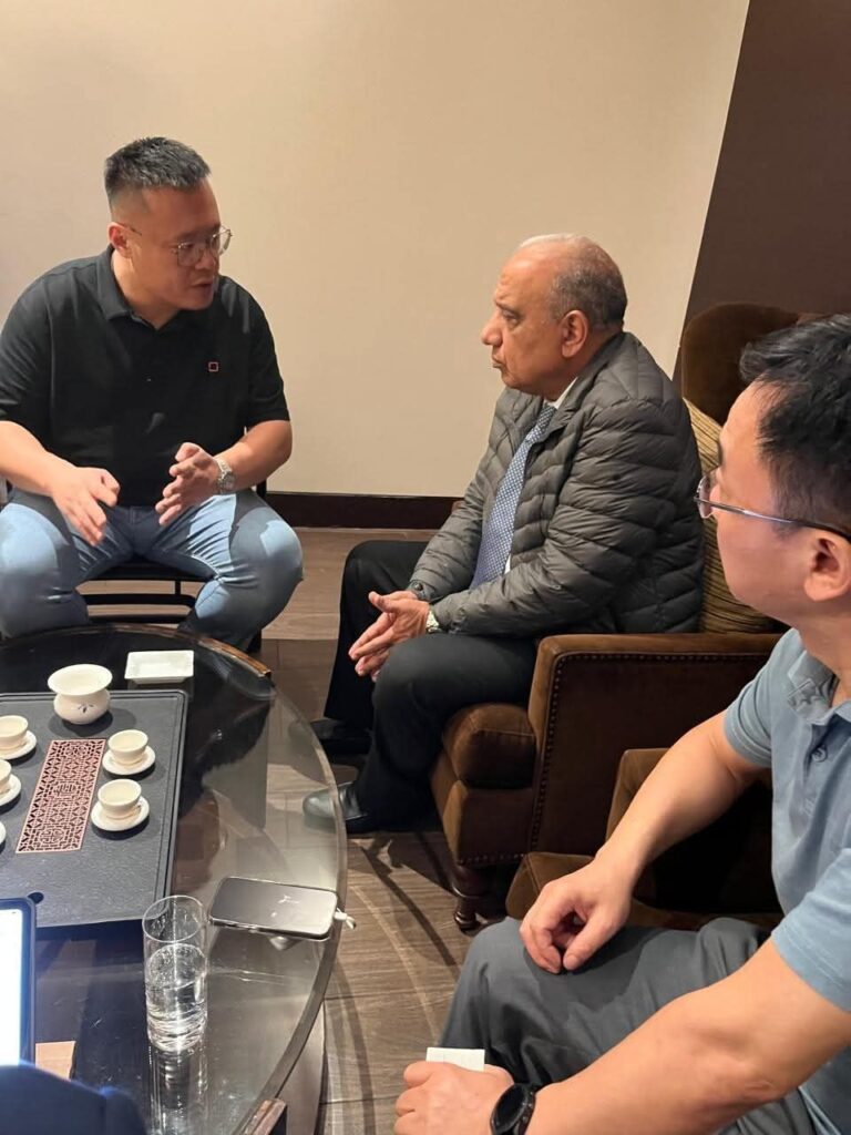 fb_img_17509223777793241827676109987188-768x1024 عقب وصوله إلى الصين للمشاركة في مؤتمر شنغهاي للطاقات المتجددة وحلول الطاقة النظيفة