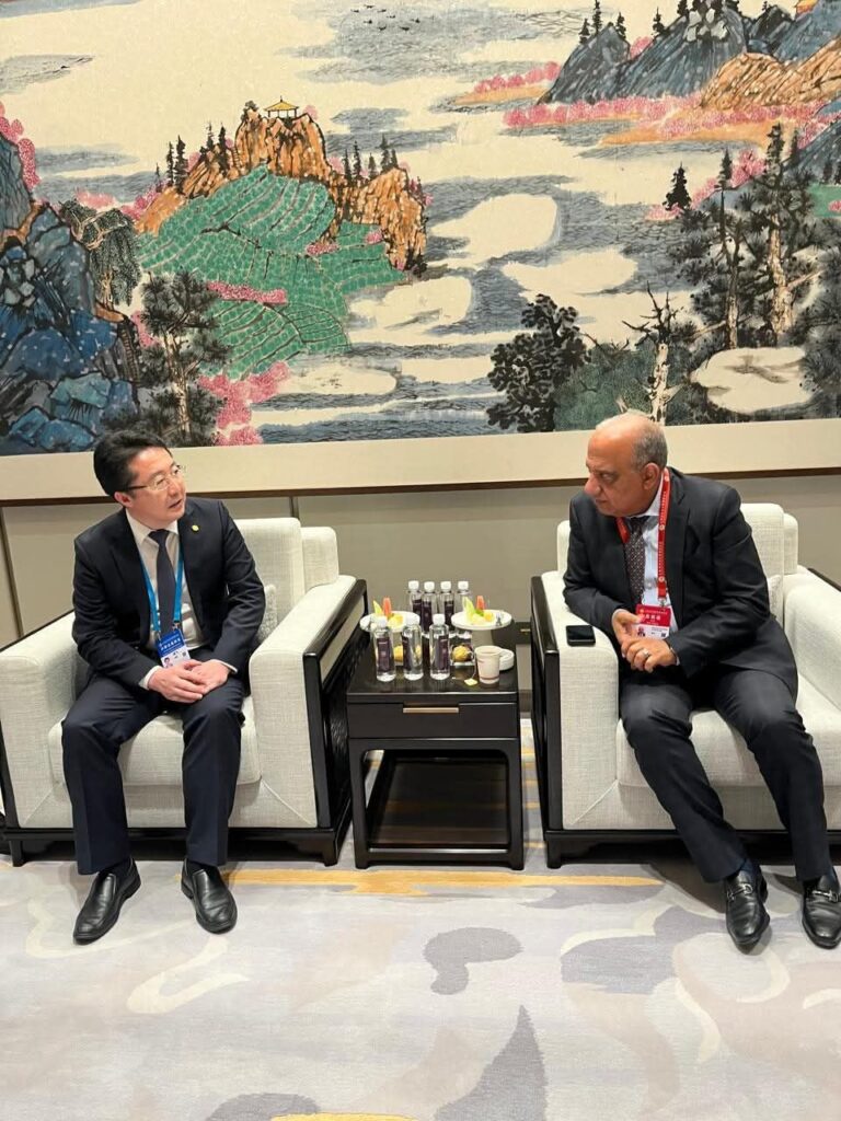 fb_img_17509666015924665129911979999109-768x1024 على هامش مشاركته في مؤتمر شنغهاي للطاقات المتجددة وحلول الطاقة النظيفة والتحول الطاقي بجمهورية الصين الشعبية..