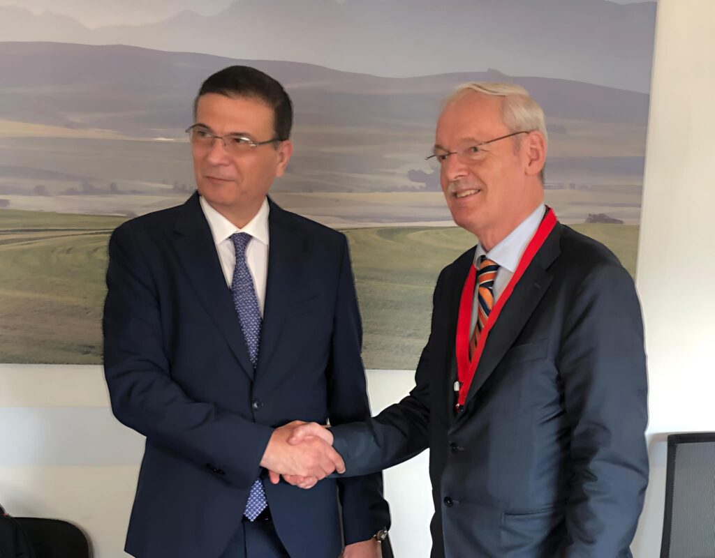 fb_img_17511069649447992530744455076103-1024x800 على هامش اجتماعات روما..• وزير الزراعة يبحث مع وزير المصايد والأمن الغذائي الهولندي تعزيز التعاون المشترك بين البلدين