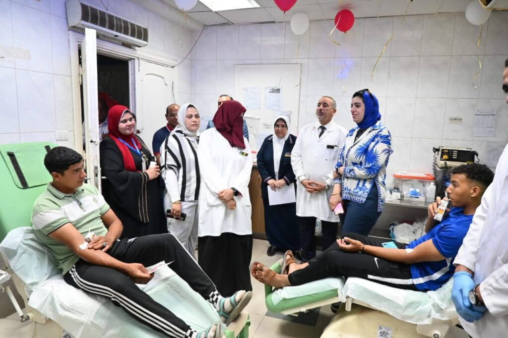 fb_img_17511199936948550068112652525838-1024x682 وسط إقبال كبير من المتبرعين والمواطنين  والقيادات التنفيذية بجميع أنحاء المحافظة  ..إنطلاق فعاليات الحملة القومية للتبرع بالدم تحت شعار "تبرعك بالدم حياة" بالبحيرة