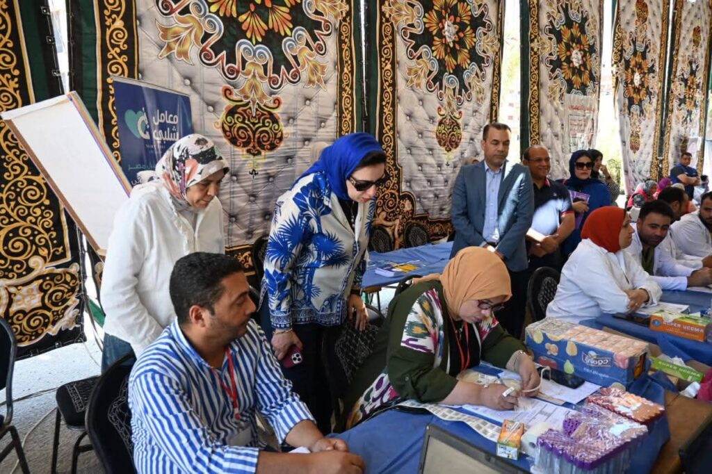 fb_img_17511199959393877341565882952888-1024x682 وسط إقبال كبير من المتبرعين والمواطنين  والقيادات التنفيذية بجميع أنحاء المحافظة  ..إنطلاق فعاليات الحملة القومية للتبرع بالدم تحت شعار "تبرعك بالدم حياة" بالبحيرة