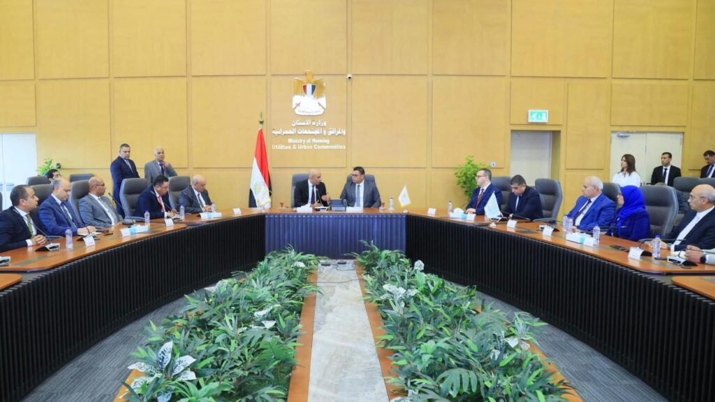 fb_img_1751267196731518139518173701124-1024x576 وزيرا "الإسكان" و"التربية والتعليم" يوقعان بروتوكول تعاون بشأن إحدى المدارس بمدينة 6 أكتوبر لتطبيق نظام التعليم الألماني