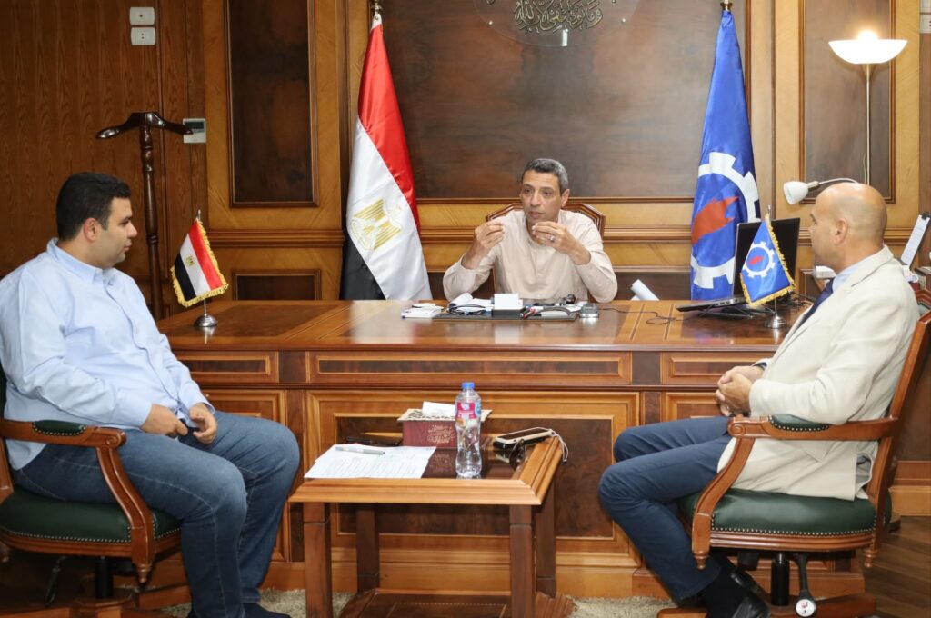 img-20250603-wa00172097294354187436442-1024x680 محافظ السويس يبحث مشروعات دعم ذوي الهمم والتمكين الاقتصادي بحضور ممثلي قطاع البترول