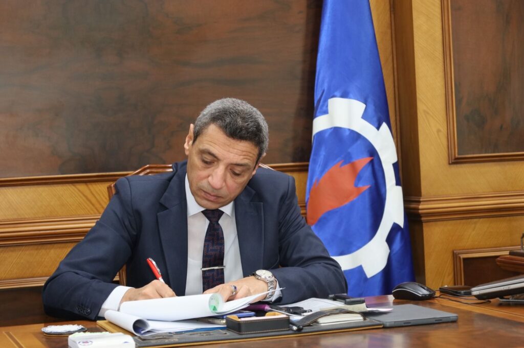 img-20250622-wa0017455576830057596316-1024x681 محافظ السويس يعتمد نتيجة الشهادة الإعدادية بنسبة النجاح 84.28%