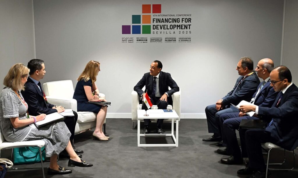 fb_img_17513668433937121182613903387887-1024x614 على هامش مشاركته نيابة عن فخامة الرئيس في مؤتمر الأمم المتحدة الرابع لتمويل التنمية:رئيس الوزراء يلتقي المديرة العامة للمنظمة الدولية للهجرة