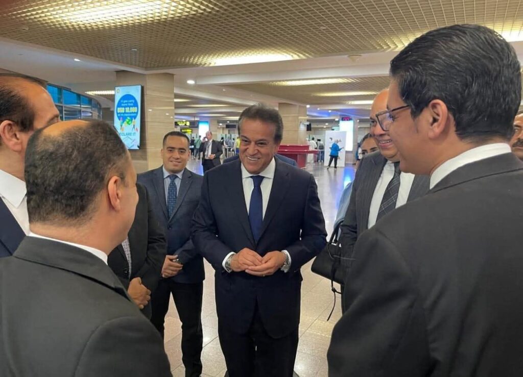 fb_img_17514403842923101287876822766707-1024x739 نائب رئيس الوزراء وزير الصحة ووزير الطيران المدني  يتفقدان عيادات الحجر الصحي وأجهزة إزالة الرجفان القلبي المستحدثة بمطار القاهرة الدولي