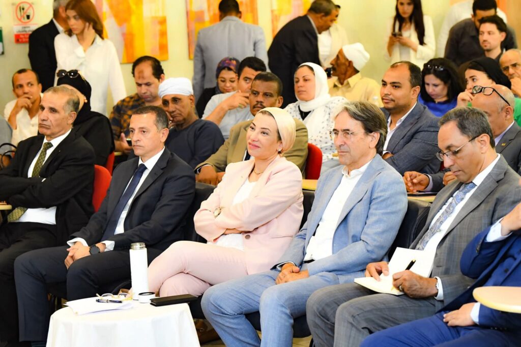 fb_img_17514418644842371638292856848206-1024x682 وزيرة البيئة تشارك فى احتفالية أبطال المناخ من المزارعين المصريين في منتدى تأثير اقتصاد المحبة على التنمية المجتمعية في مصر بجامعة هليوبوليس