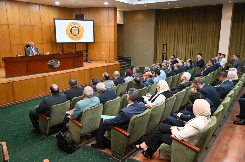 fb_img_17514460892064570827436441531476-1024x681 في إطار متابعة أداء قطاع الأسمنت وحرص الحكومة على تلبية احتياجات السوق المحلي باعتباره أولوية قصوى: