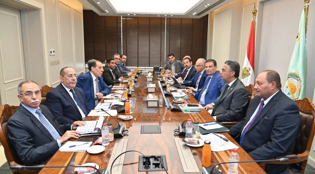 fb_img_17515288871238025980333188742887-1024x568 وزراء الزراعة والري والتموين ورئيس جهاز مستقبل مصر يناقشون سُبل تطوير زراعة محصولى قصب وبنجر السكر و زيادة الإنتاجية
