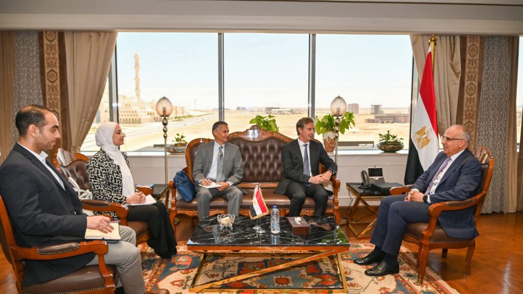fb_img_1751874438786673609949284489480-1024x576 وزير الري يلتقي الممثل المقيم لبرنامج الأمم المتحدة الإنمائي في مصر