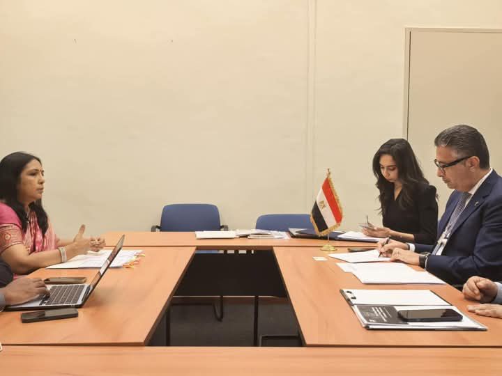 fb_img_17519029813597924297779097286539 وزير التموين والتجارة الداخلية يلتقي السكرتير العام لوزارة شؤون المستهلك وتوزيع الأغذية بجمهورية الهند- "فاروق" يعرب عن اهتمام الدولة المصرية بالاستفادة من التجربة الهندية الرائدة في إدارة نظم توزيع السلع المدعمة