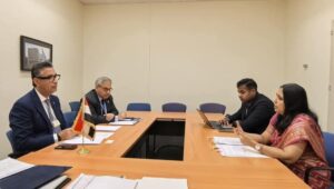 fb_img_17519029838085006200651988747997-300x170 وزير التموين والتجارة الداخلية يلتقي السكرتير العام لوزارة شؤون المستهلك وتوزيع الأغذية بجمهورية الهند- "فاروق" يعرب عن اهتمام الدولة المصرية بالاستفادة من التجربة الهندية الرائدة في إدارة نظم توزيع السلع المدعمة