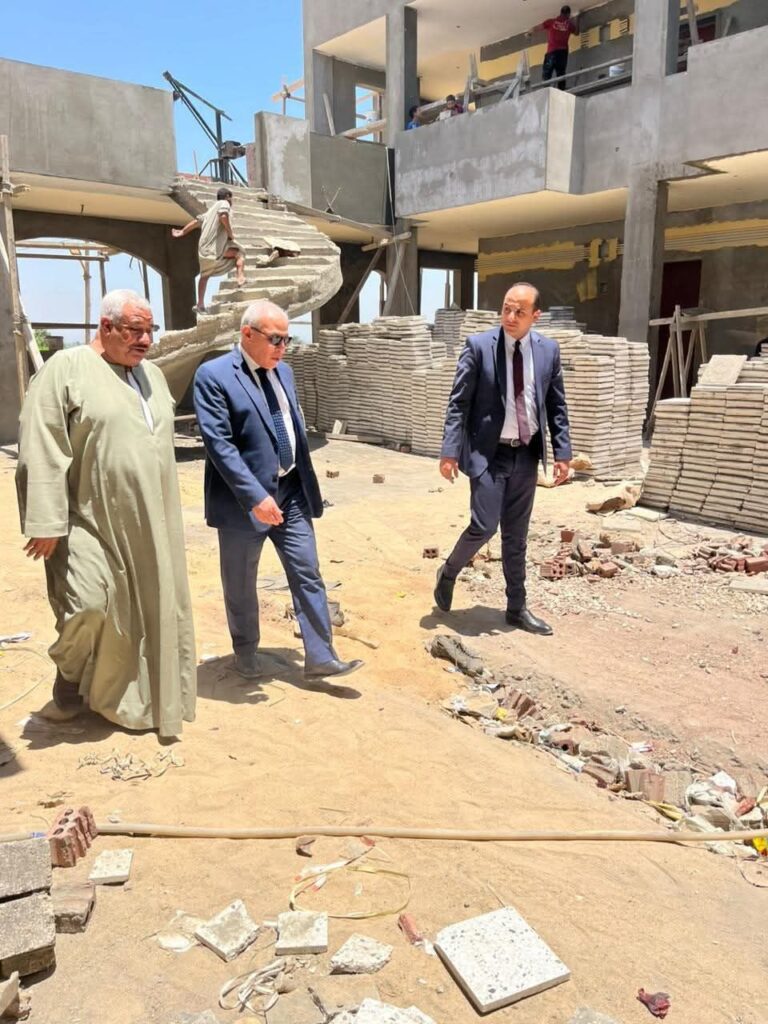 fb_img_17519036864643488864367171723031-768x1024 رئيس هيئة تنمية الصعيد يتفقد أعمال إنشاء مركز تنمية المهارات التراثية والحرفية بقرية ميدوم في محافظة بني سويف▪︎رئيس الهيئة: المركز سيشكل نقلة نوعية في دعم الحرف اليدوية والتراثية بالمحافظة