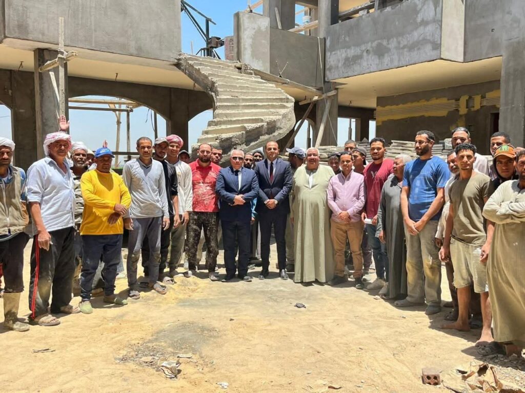 fb_img_1751903693972603953877194551778-1024x768 رئيس هيئة تنمية الصعيد يتفقد أعمال إنشاء مركز تنمية المهارات التراثية والحرفية بقرية ميدوم في محافظة بني سويف▪︎رئيس الهيئة: المركز سيشكل نقلة نوعية في دعم الحرف اليدوية والتراثية بالمحافظة