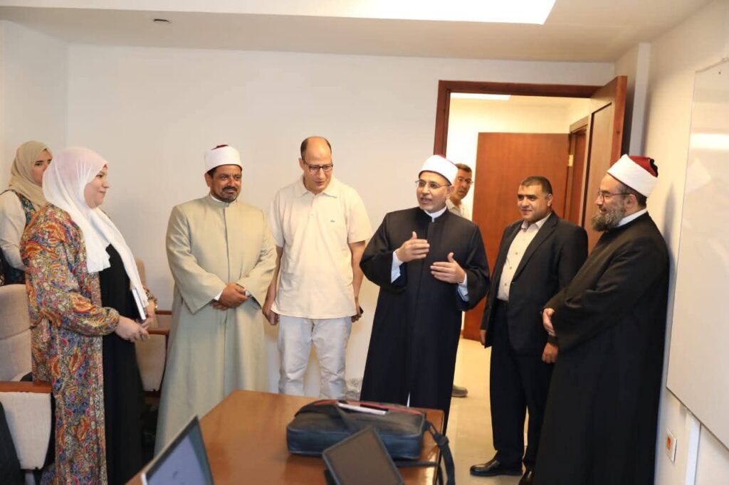 fb_img_17520627079123393433664688094949-1024x682 رئيس جامعة الأزهر يُلقي محاضرة علمية بعنوان: «البحث العلمي: أهميته ومنزلته في الإسلام» ضمن فعاليات دورة «تنمية مهارات البحث العلمي»