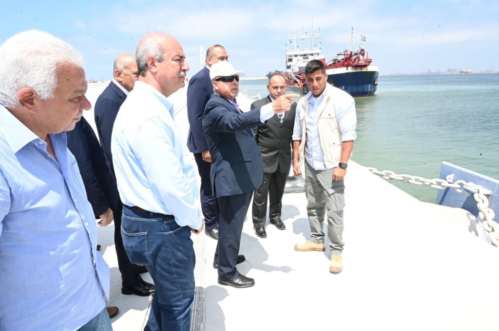 fb_img_17522226249364185695862982926875-1024x681 نائب رئيس مجلس الوزراء للتنمية الصناعية وزير الصناعة يجري جولة تفقدية موسعة بمشروعات مينائي الإسكندرية والدخيلة
