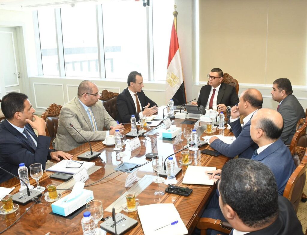 fb_img_17522227337062478896678855113887-1024x782 وزير الإسكان يتابع إجراءات تشغيل منطقة الأعمال المركزية بالعاصمة الإدارية الجديدة