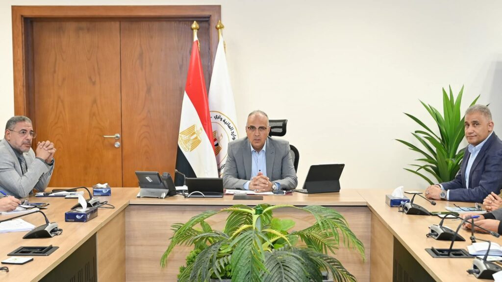 fb_img_17523915217278295080482595996726-1024x576 وزير الري يستعرض أحدث المعدات والتقنيات المستخدمة عالميًا في مجال تطهير وصيانة المجاري المائية