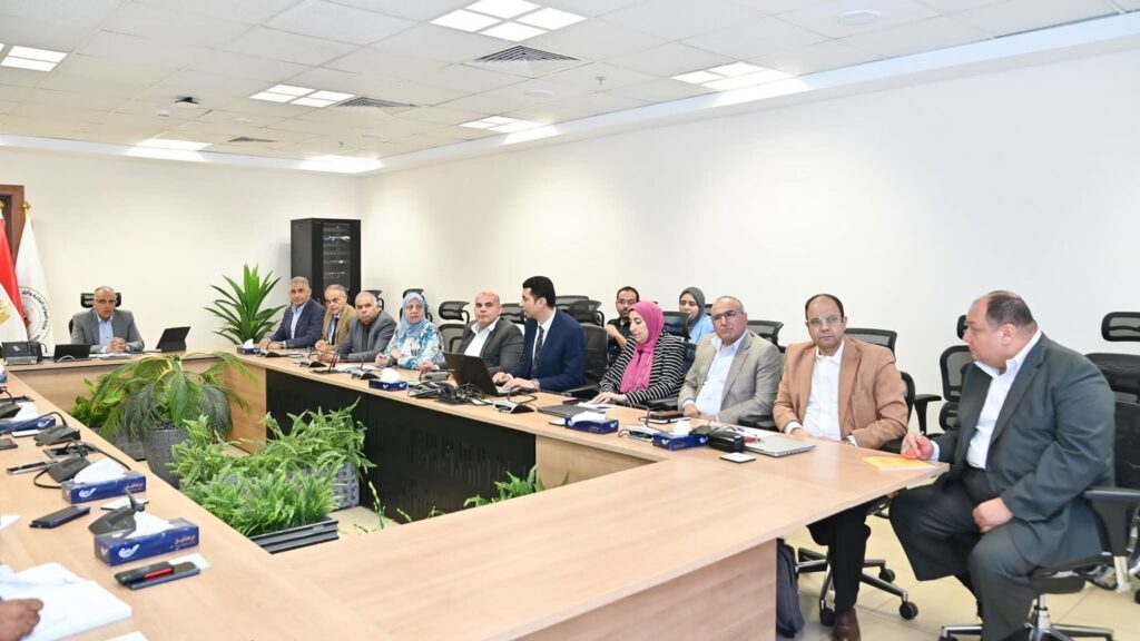 fb_img_17523915262861675387139963812107-1024x576 وزير الري يستعرض أحدث المعدات والتقنيات المستخدمة عالميًا في مجال تطهير وصيانة المجاري المائية