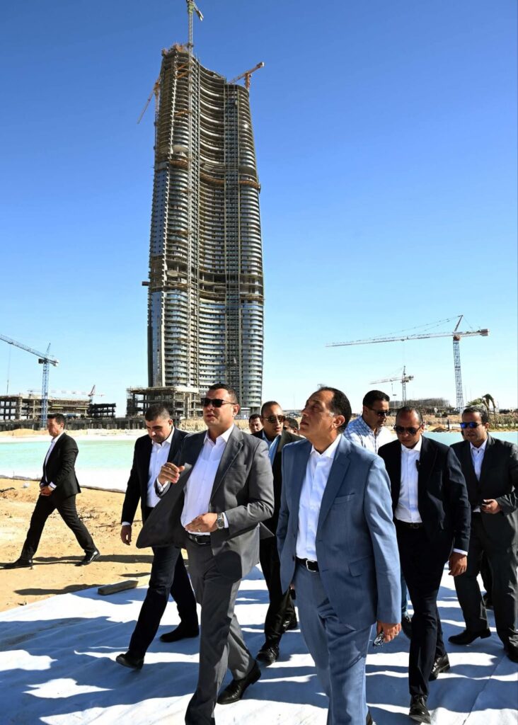fb_img_17524226868191605218859117807164-732x1024 رئيس الوزراء يتفقد أعمال مشروعات "أبراج الداون تاون" و"داون تاون لاجون" بمدينة العلمين الجديدة
