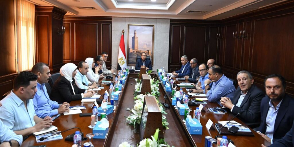 fb_img_17524843048553154103673410349317-1024x512 في مستهل زيارته للمحافظة:رئيس الوزراء يستعرض مقترحا للشراكة بين الدولة والقطاع الخاص والمجتمع المدني لإنشاء شبكة رعاية صحية بالإسكندرية