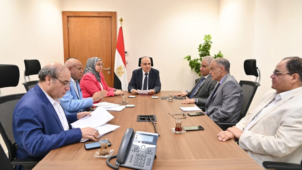 fb_img_17525638225928540061941232465296-1024x577 وزير الري يلتقي عددًا من السادة أعضاء مجلس النواب لمناقشة طلبات المواطنين